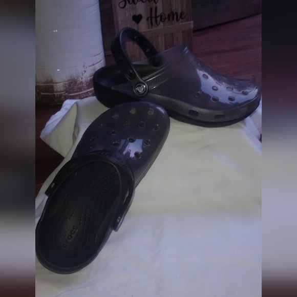 Crocs - Picture 1 of 3